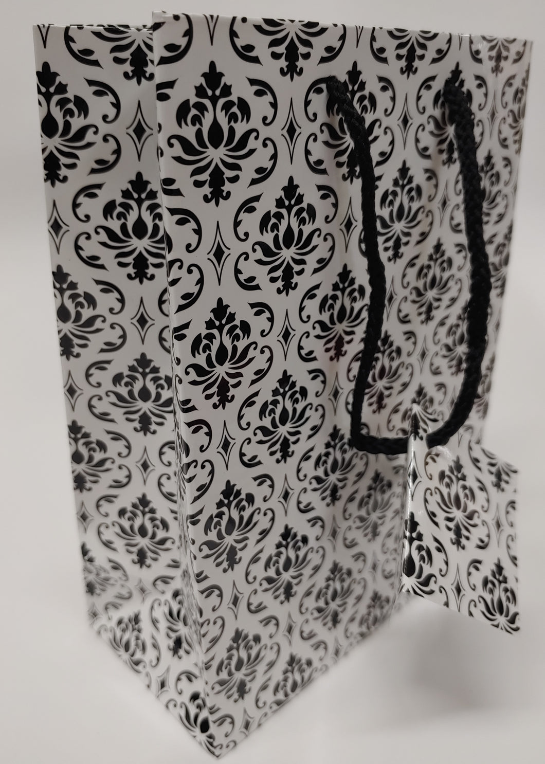 Tote Bags Glossy Black and White Damask Print, 100 count Size: 4.75x 6.75x 2.5 inches